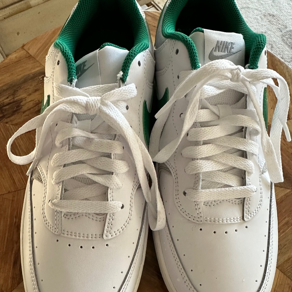 Nike Gamma Force Women's size 10 Green Swoosh